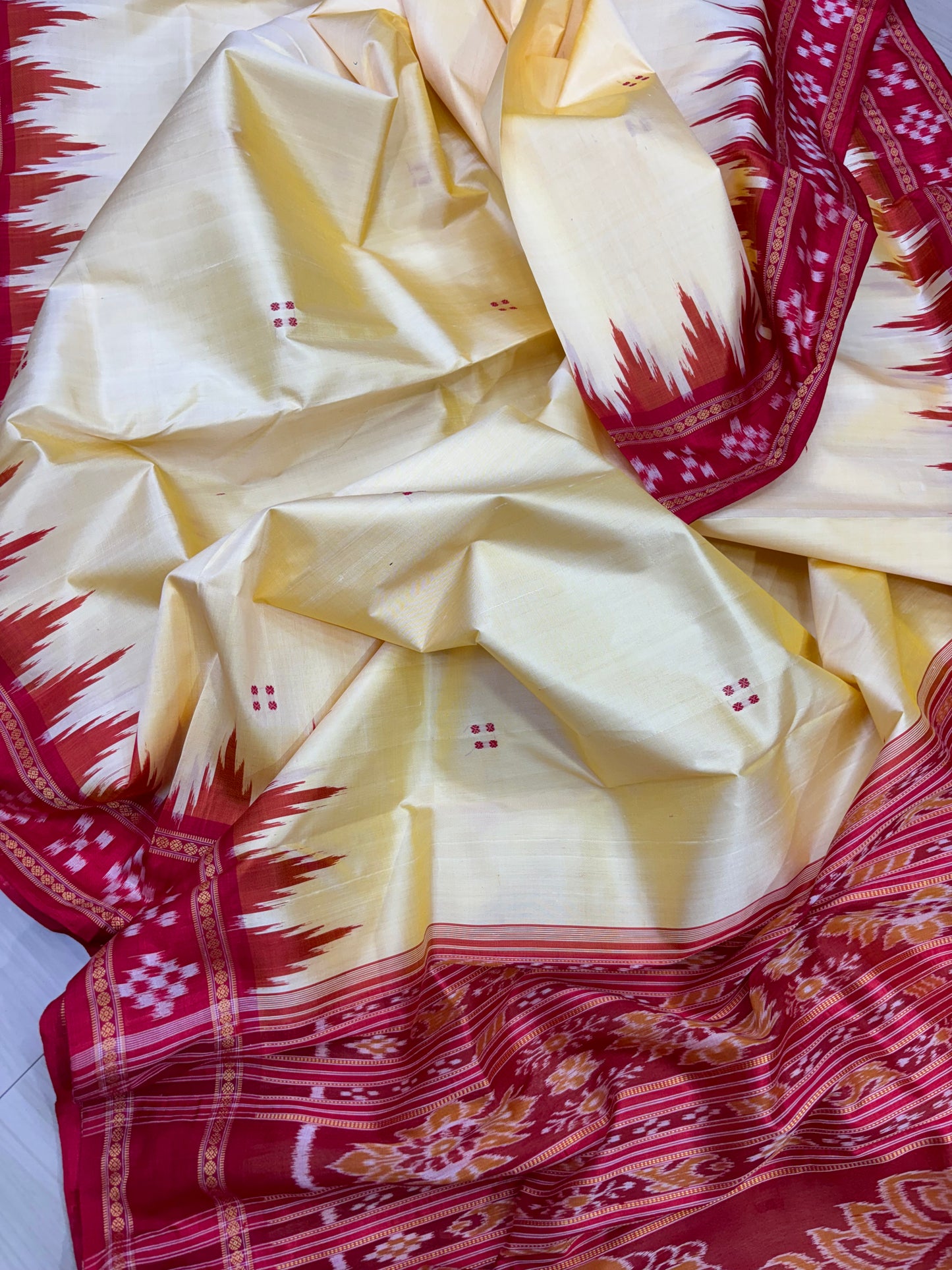 Border pasapali khandua silk saree