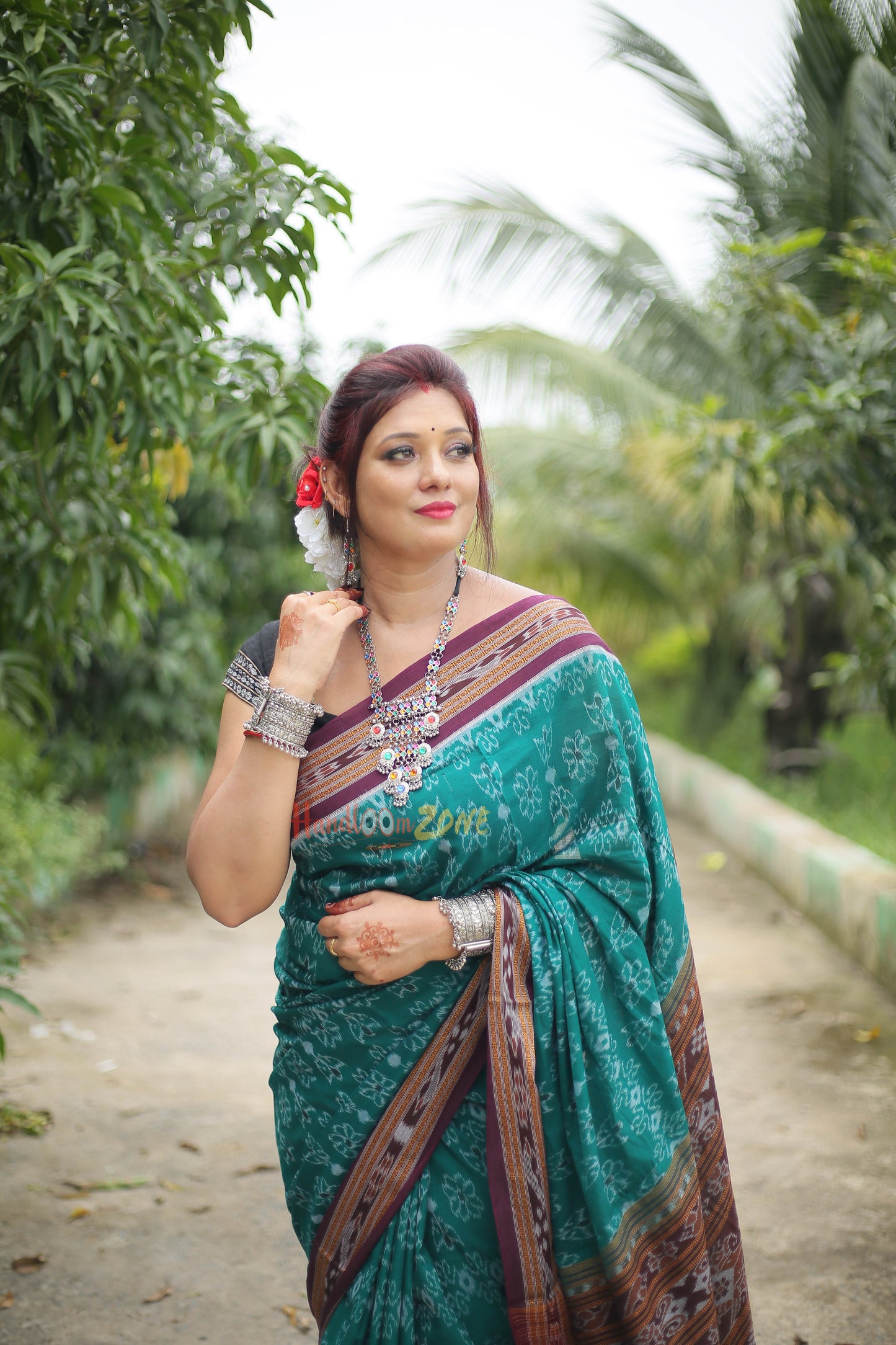 Body small flowers khandua cotton saree