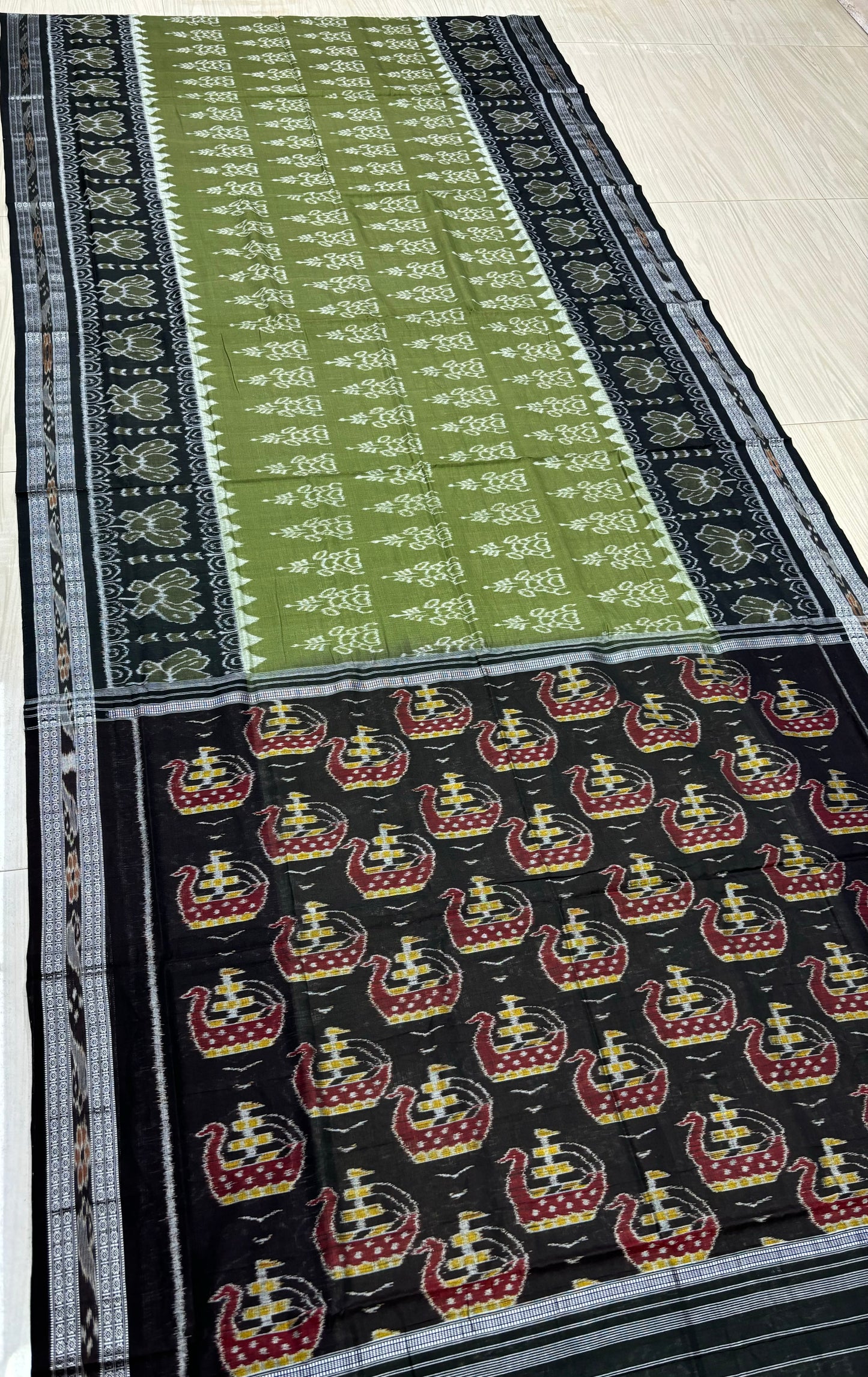 Mehendi with black boat anchal cotton saree