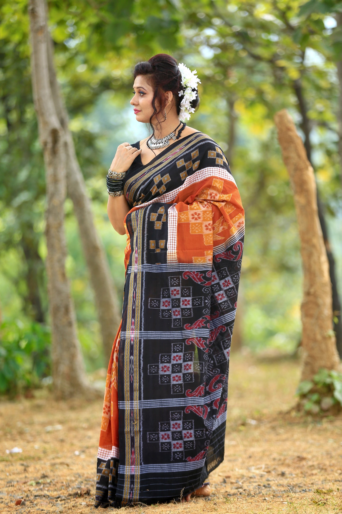 Pasapali with flowers cotton saree