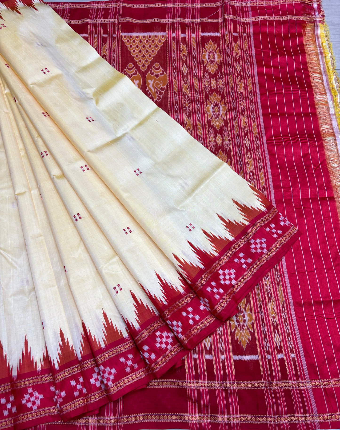 Border pasapali khandua silk saree