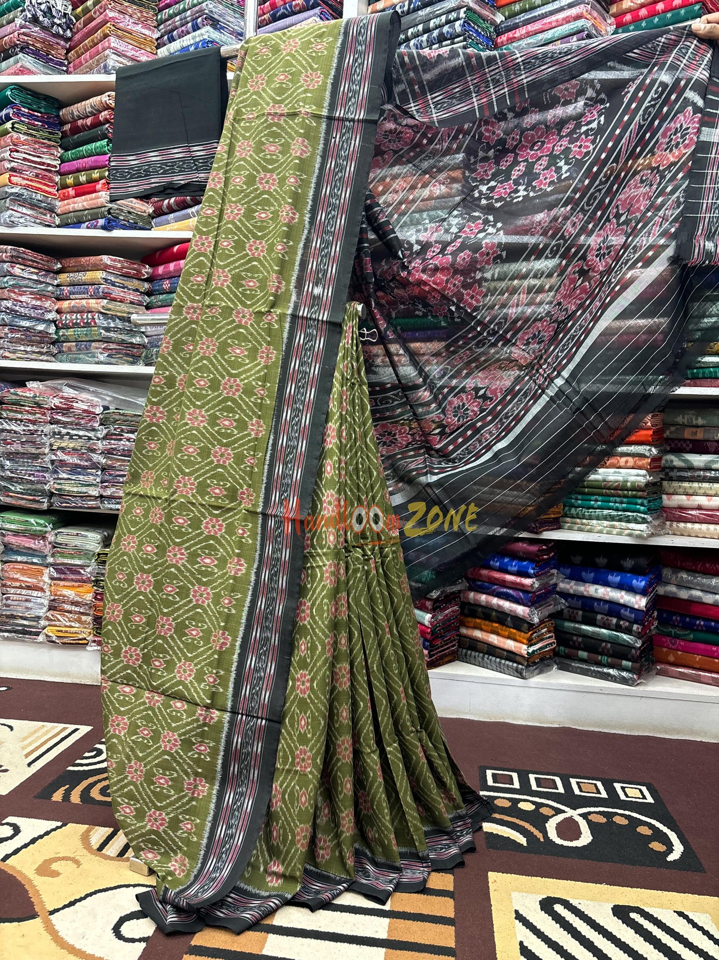 Body chain with flowers cotton saree