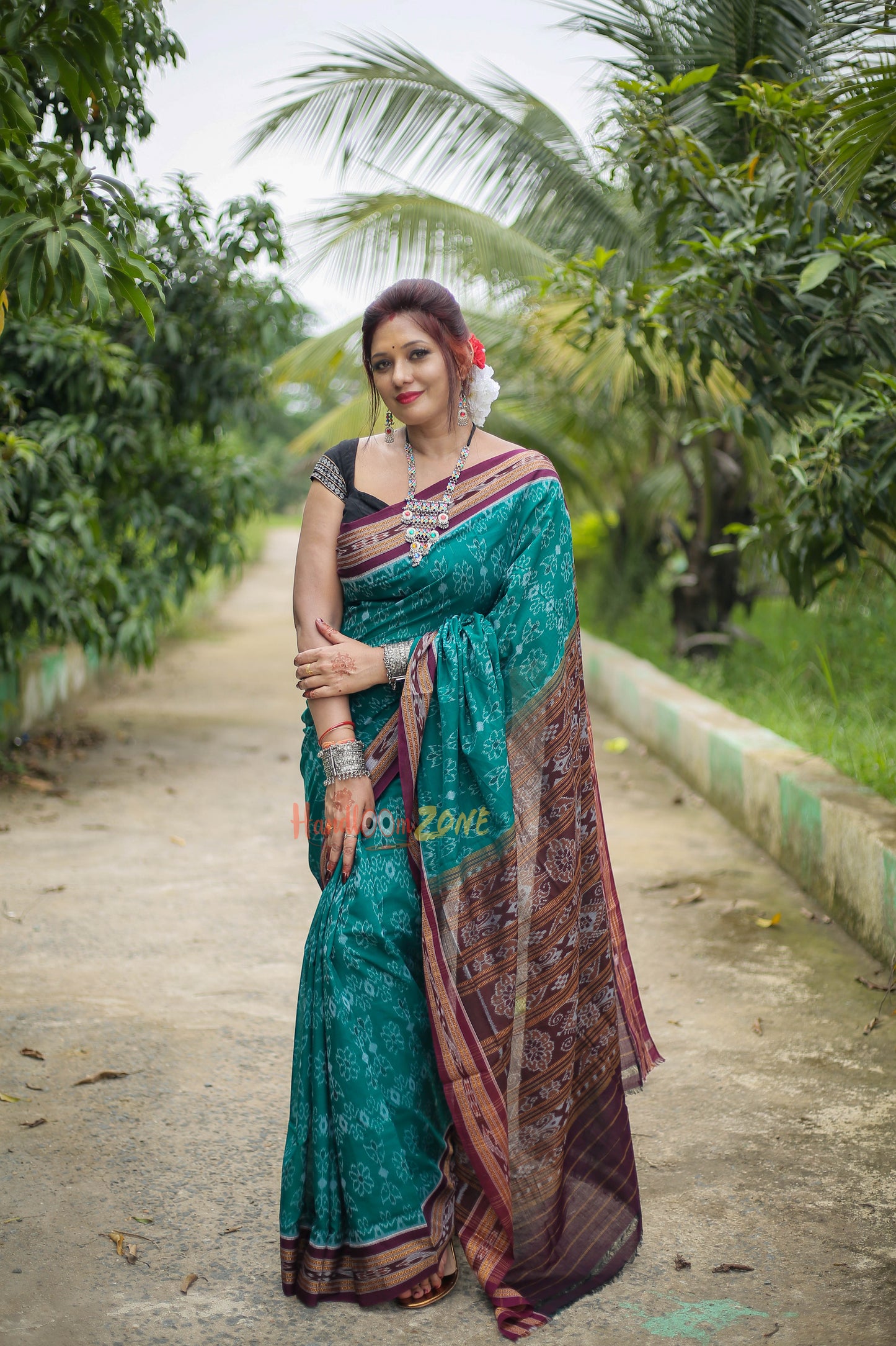 Body small flowers khandua cotton saree