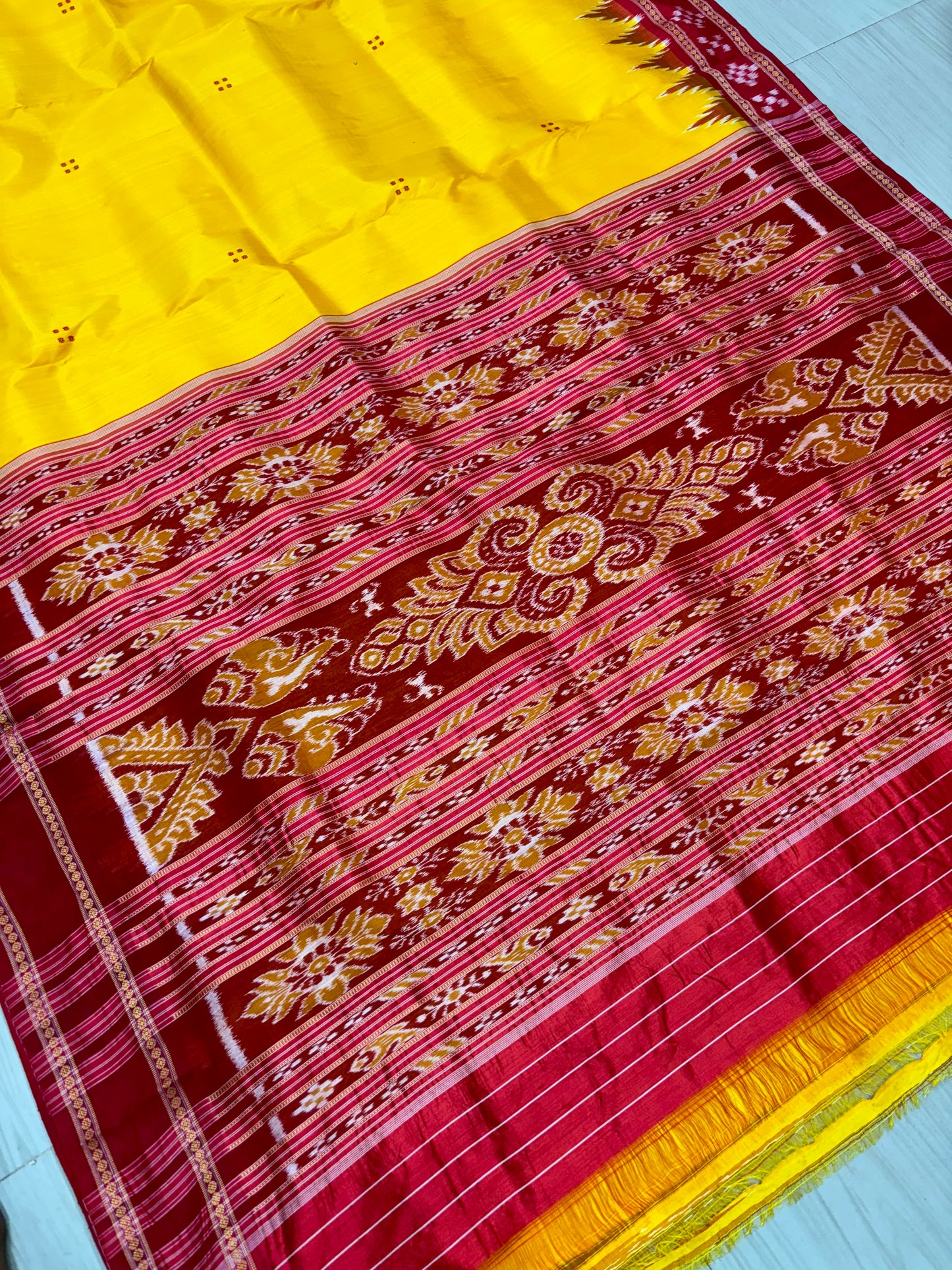 Border pasapali khandua silk saree