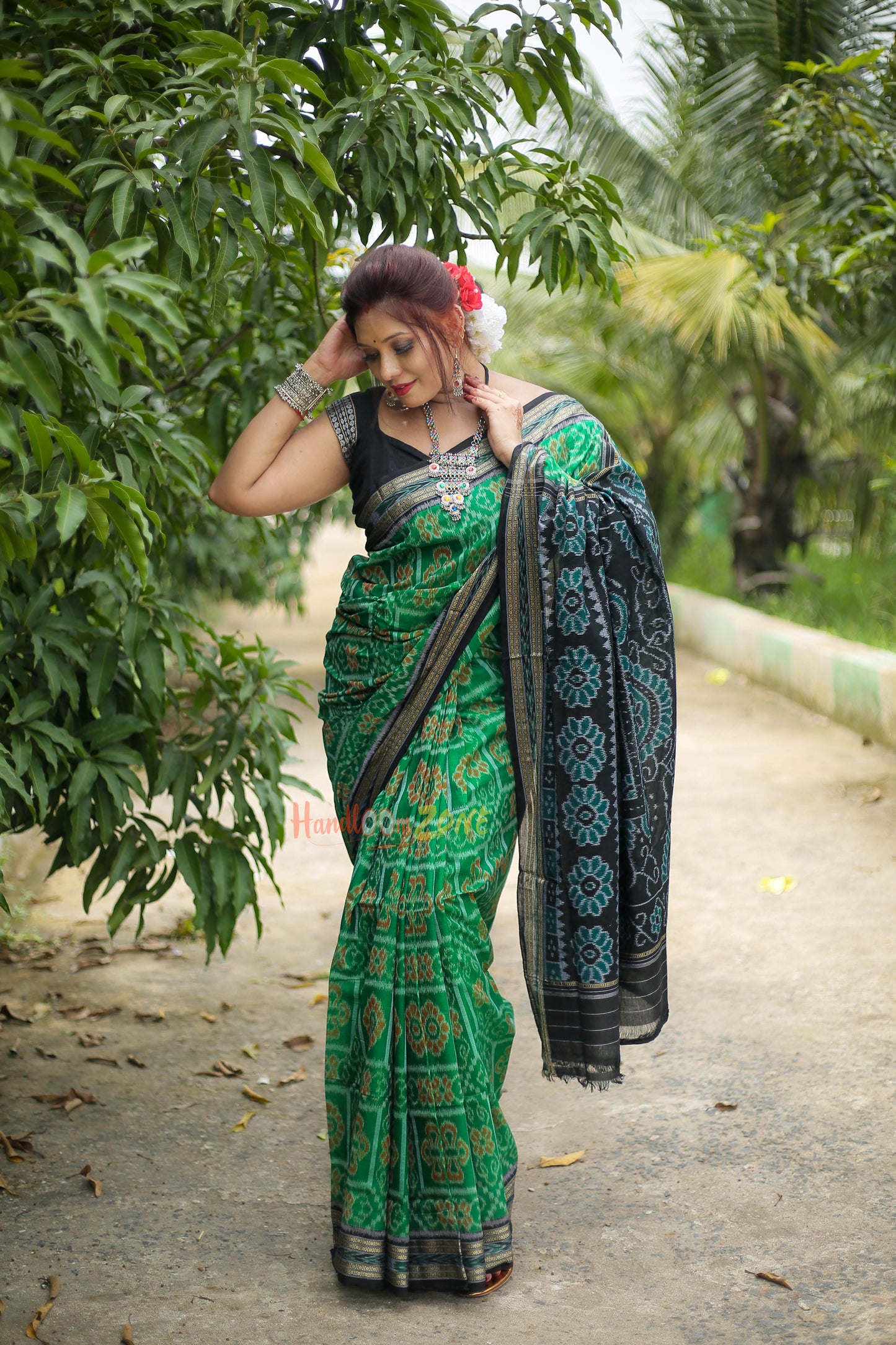 Body flowers khandua cotton saree