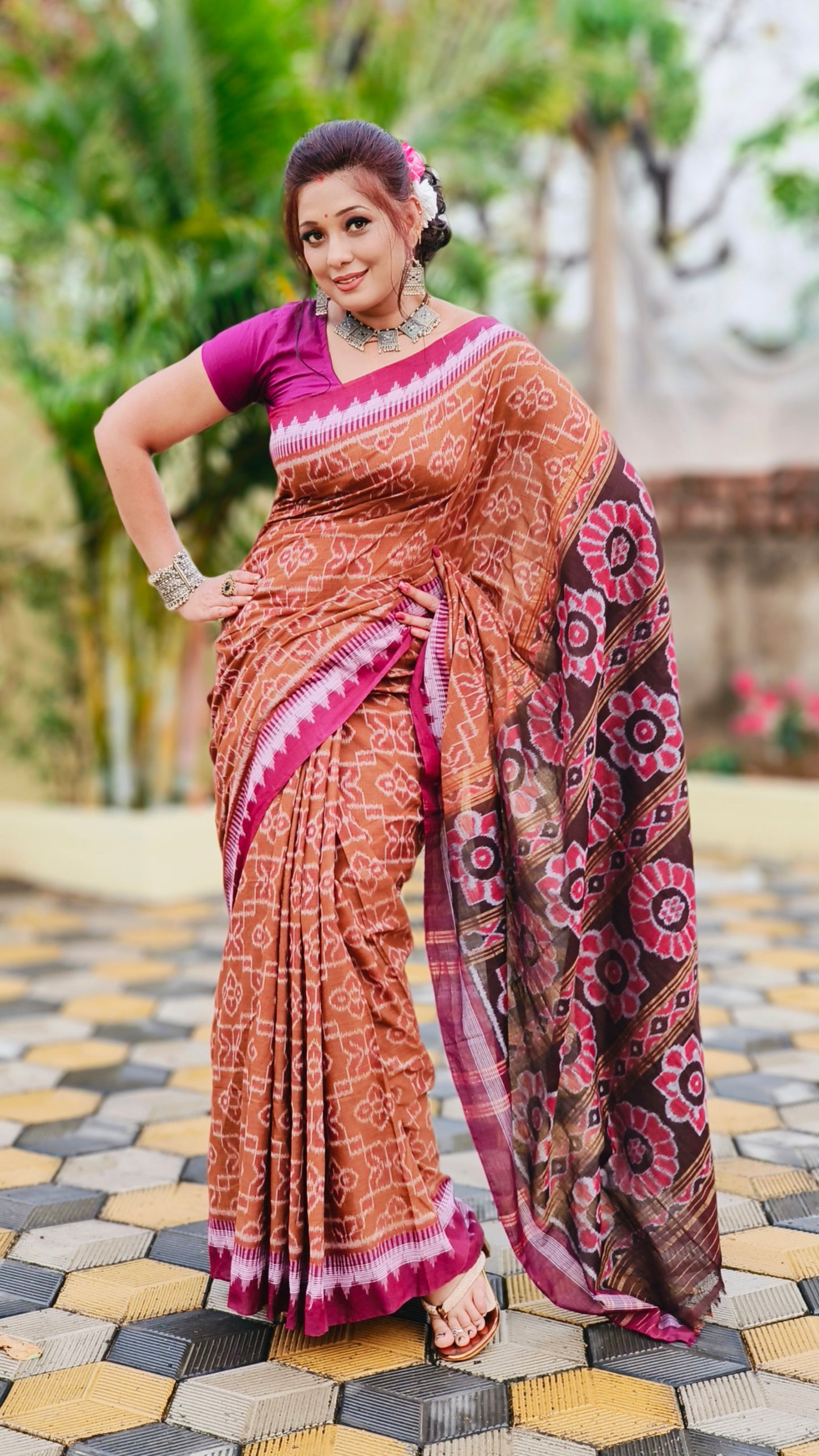 Brown body with meroon border cotton saree