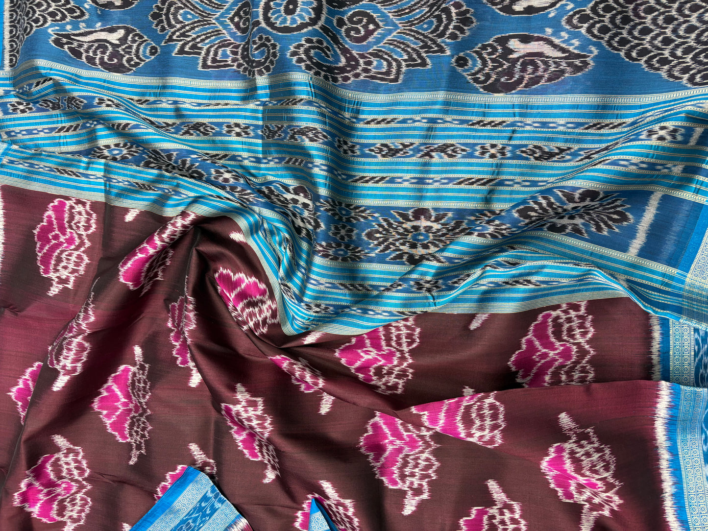 Exclusive body flowers khandua silk saree