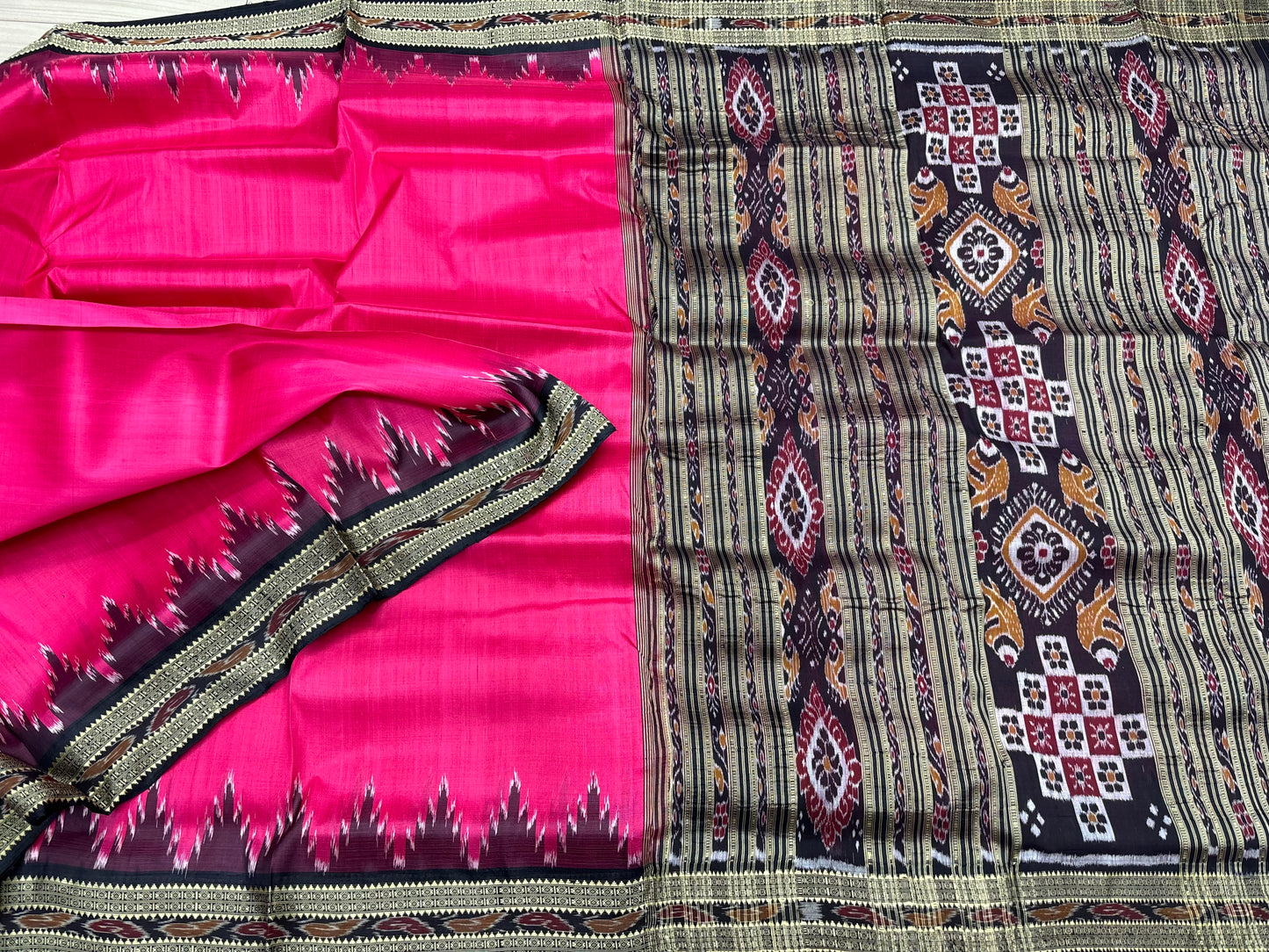 Khandua patta saree