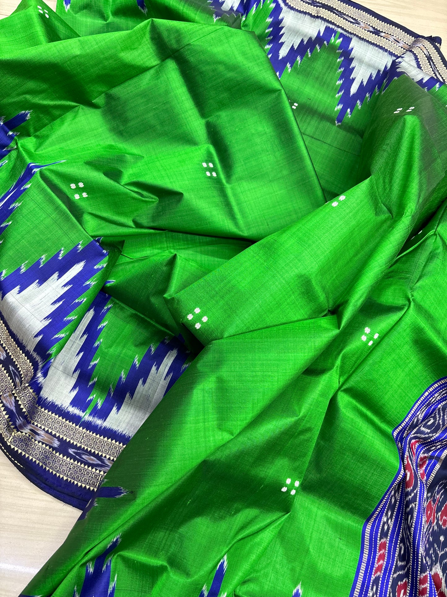 Big temple border khandua silk sree