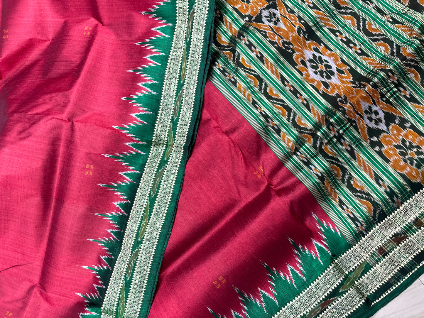 Khandua patta saree