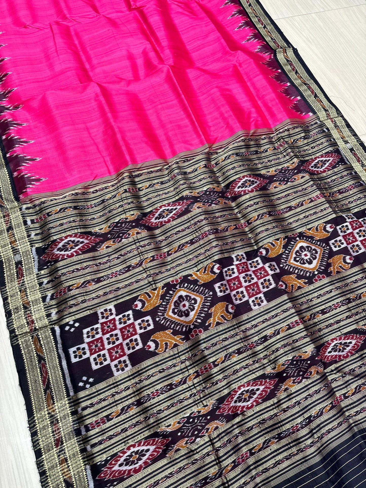 Khandua patta saree