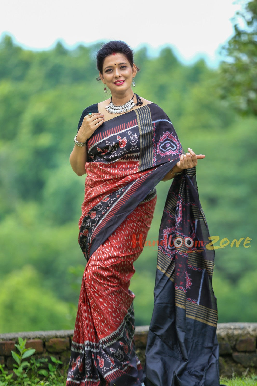 Buy Glorissa Handlooms Sambalpuri Khandua Nabakothi Saree (Red) at Amazon.in