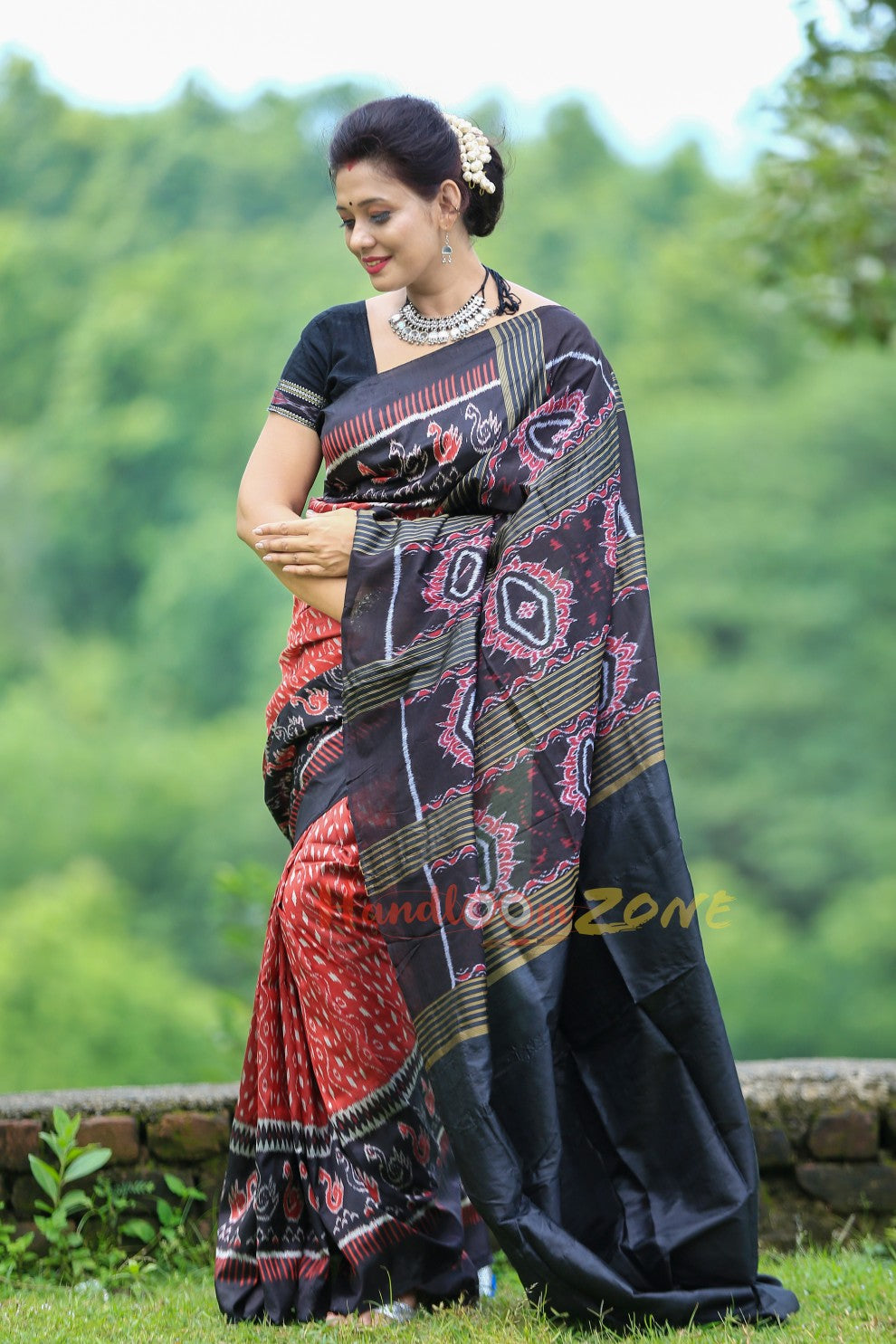 Odisha Ikkat Khandua Cotton Saree - Olive Green & Red – My Clothing Treasure