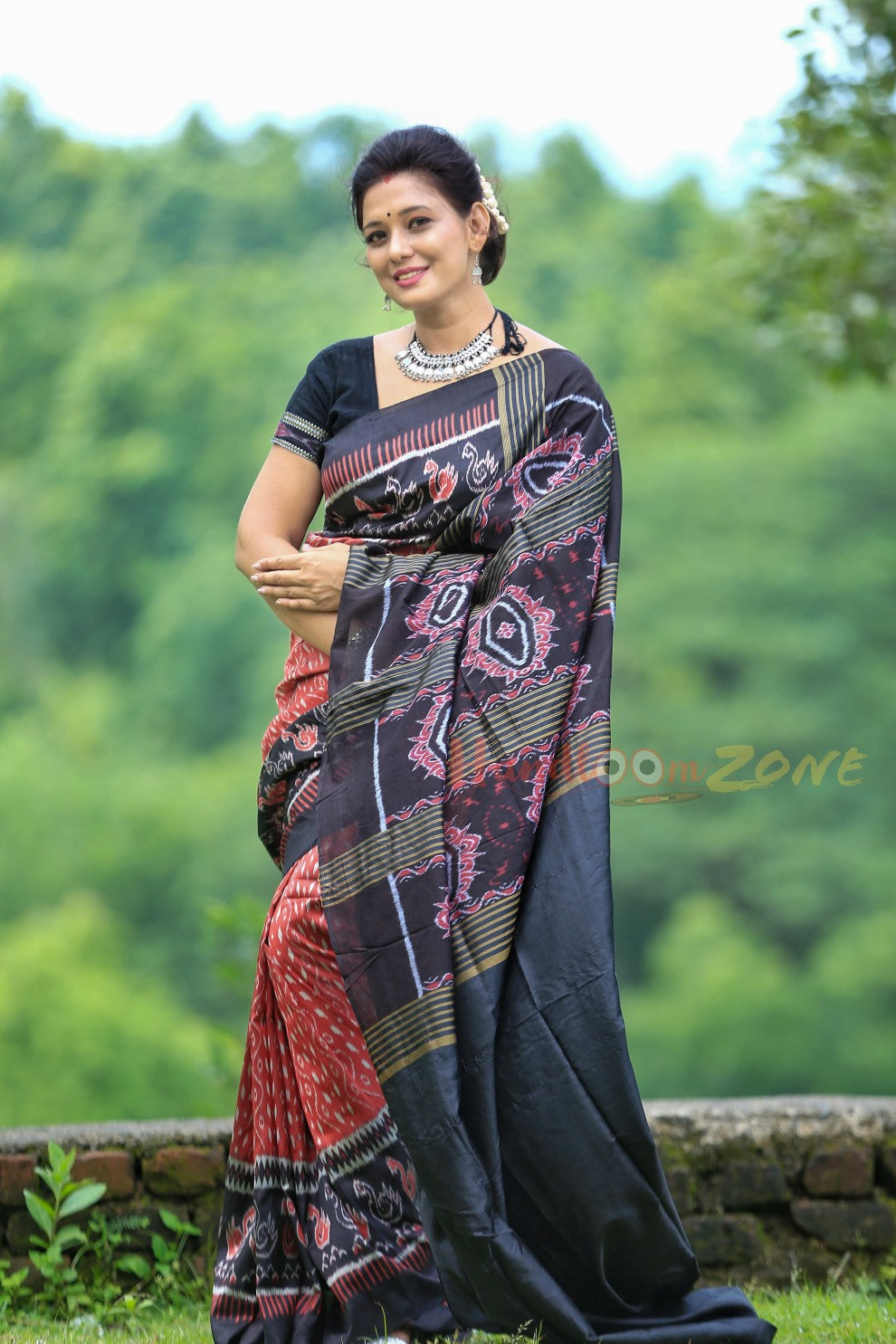Black Ikkat Khandua Silk Saree | P090704758 – Priyadarshini Handloom
