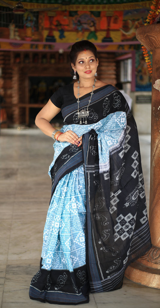 Body box with Scot border handloom cotton saree