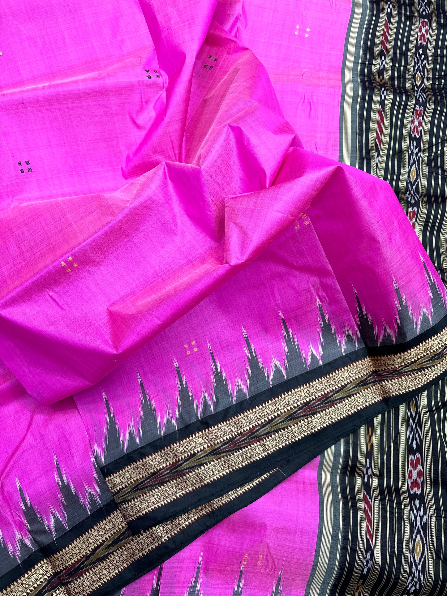 Khandua patta saree