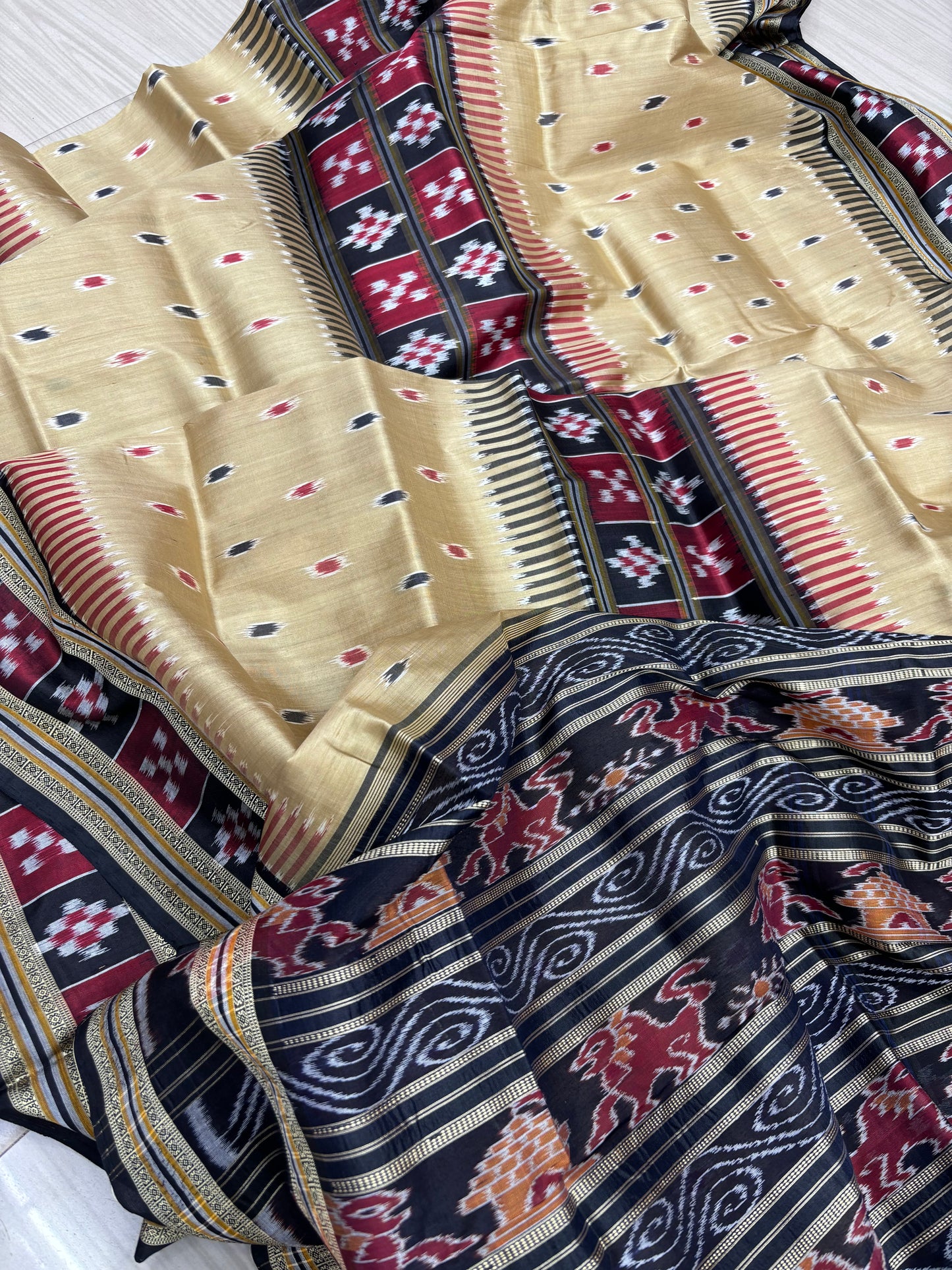 Exclusive border pasapali khandua silk saree