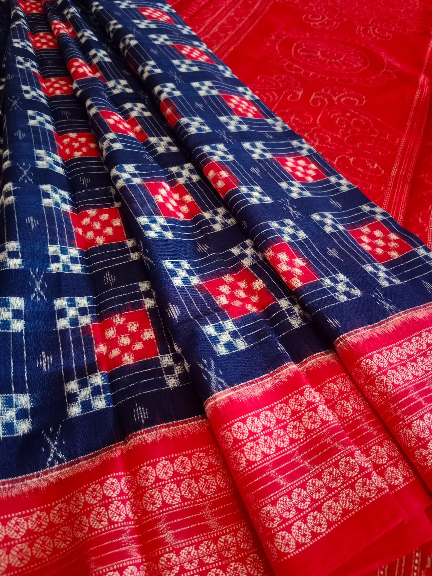 BLUE RED KOTHI PASAPALI