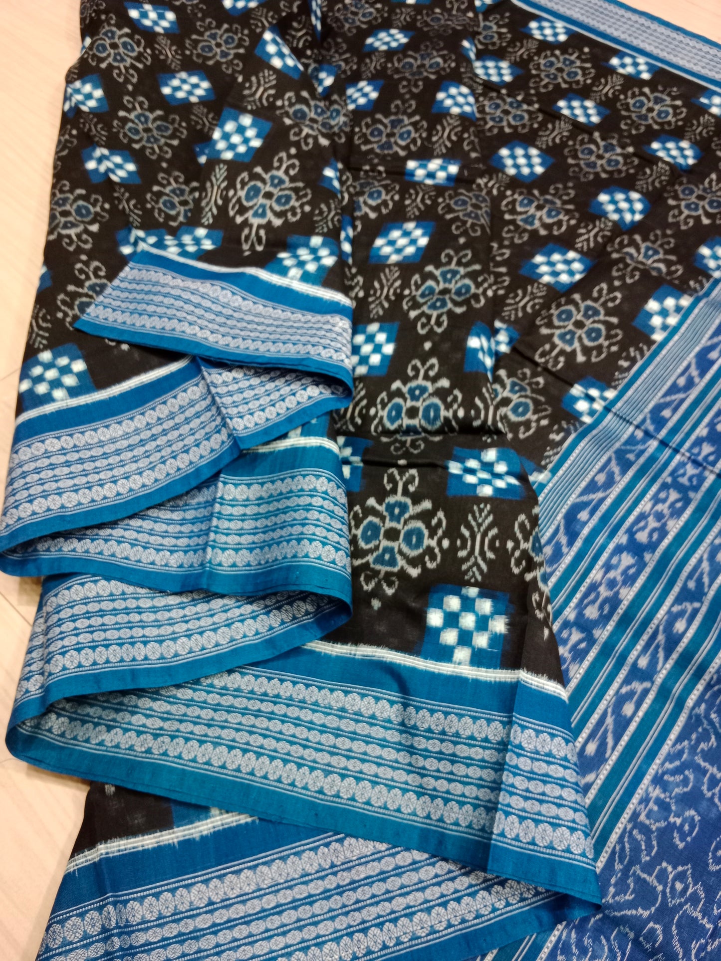 Black body double ikkat pasapali handloom cotton saree