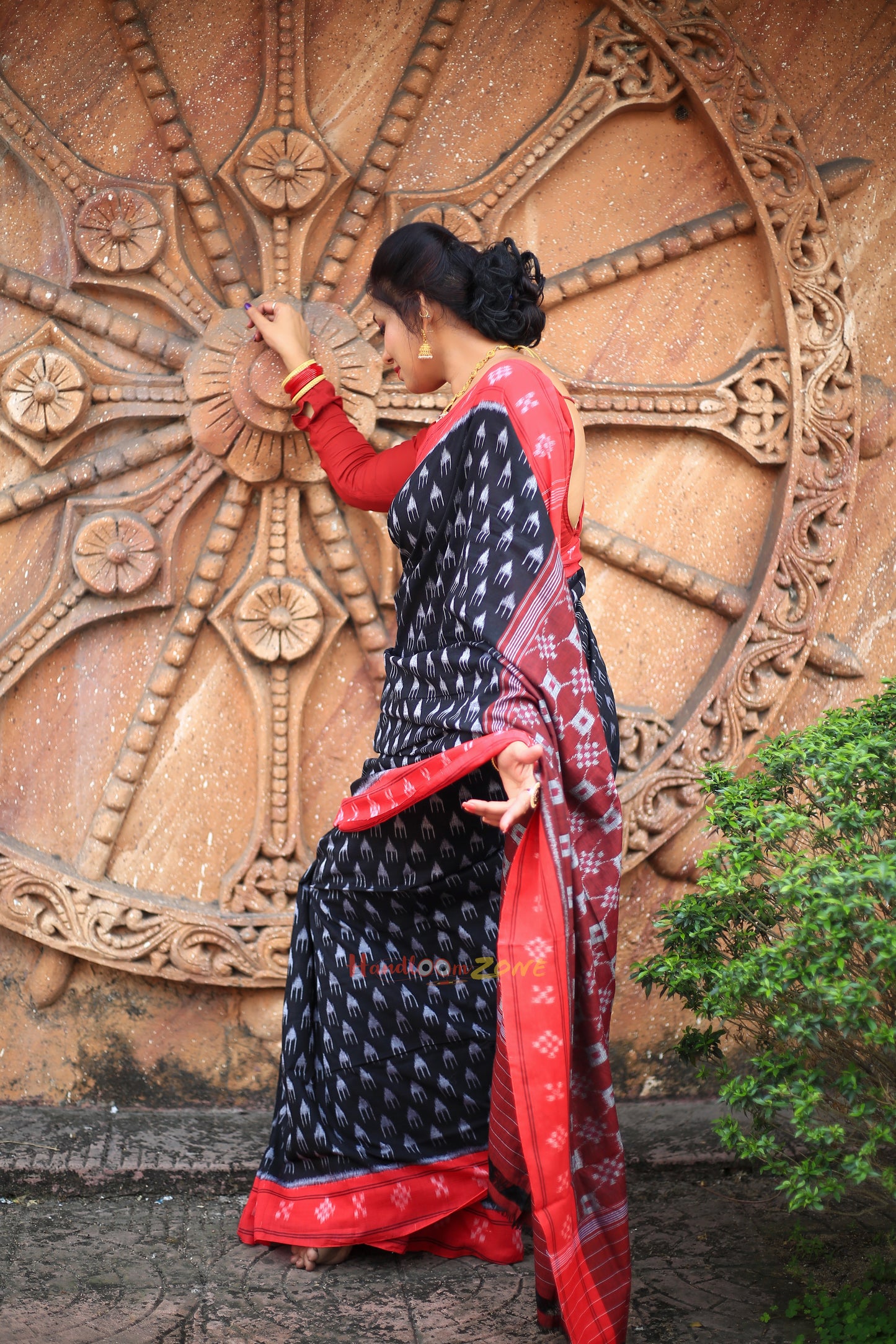 Black with pasapali red borde cotton saree